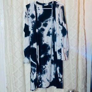 Size-one size fits all cute tie dye long sleeve tunic cover up